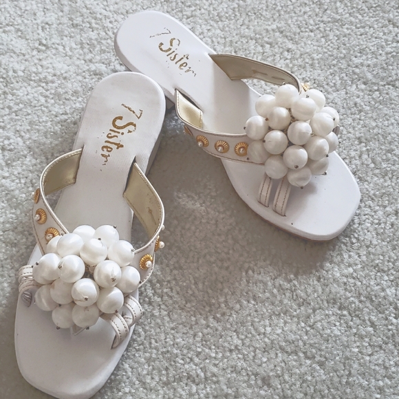 White sandals - Picture 2 of 3